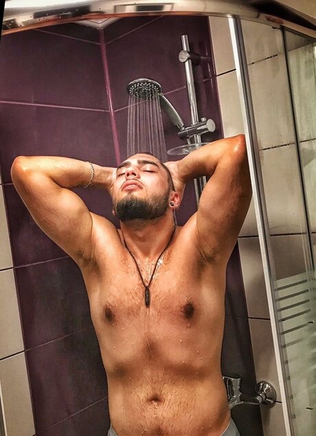 F L O R I N C H R I S T I A N star pretty galleries