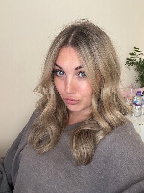 CurvyMama star nudes gallery