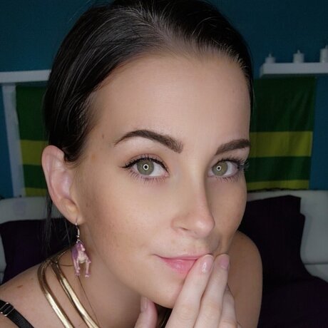 oCURIOUSo VIP xxx actress img