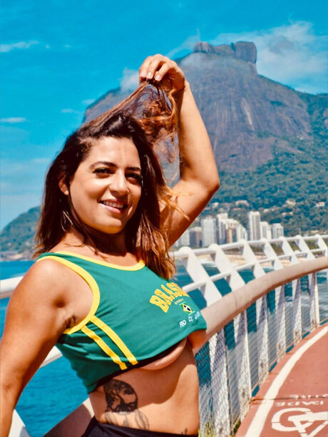 Luana Latina model nude pic