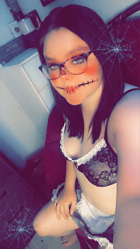 _21 model erotic image