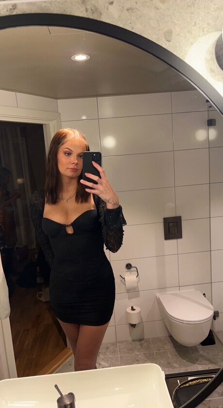 Ashely Hunny hd model pictures