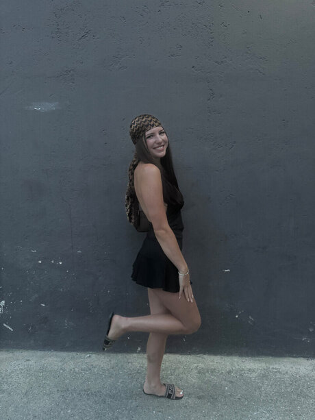 Your Riri_ nude star photos