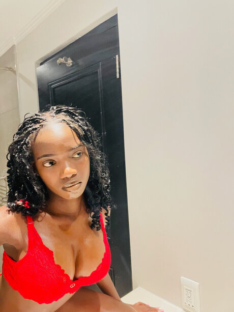 Petite Ari_ erotic pornstar pic