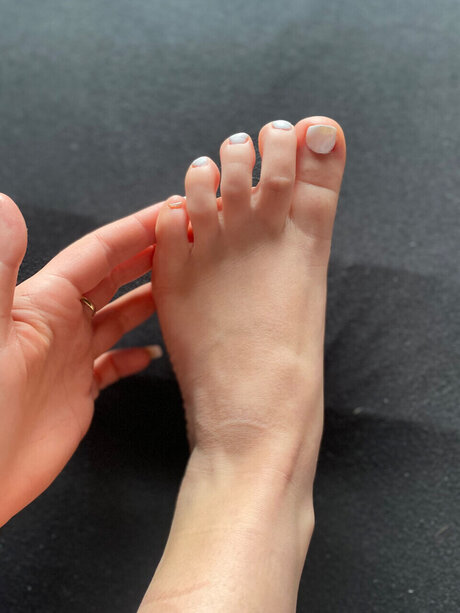 Lilly Neus pornstar adult pic