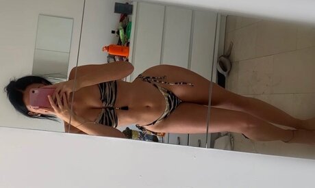 Daisy blue_ model perfect pictures