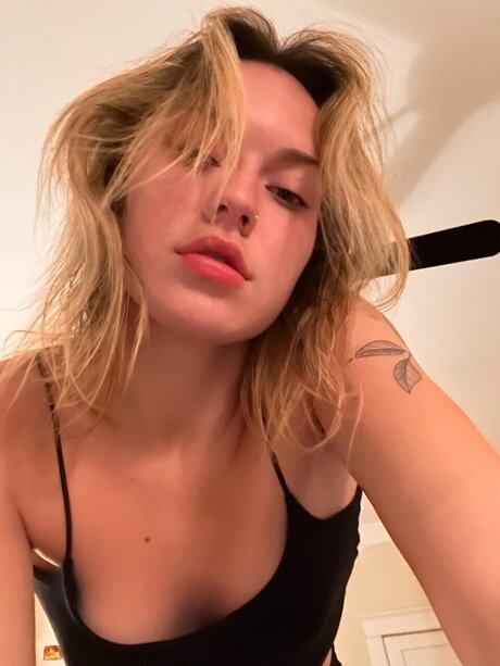 Alice Irvine_ free model photo