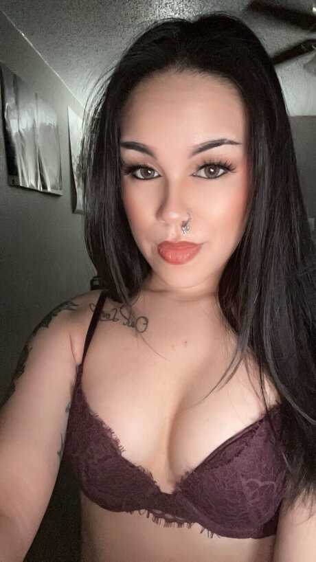 Alina Mai star free pics