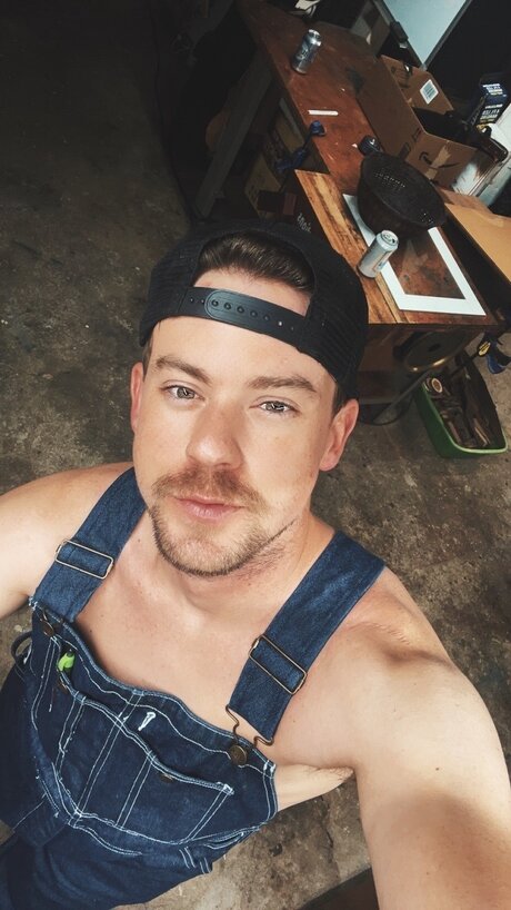 Skydipper nude model gallery