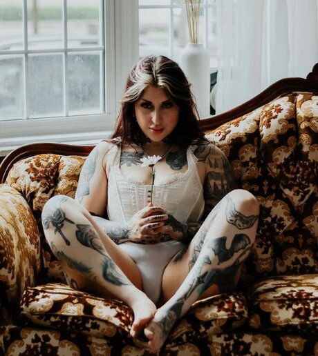 the sweetest sin model top pics