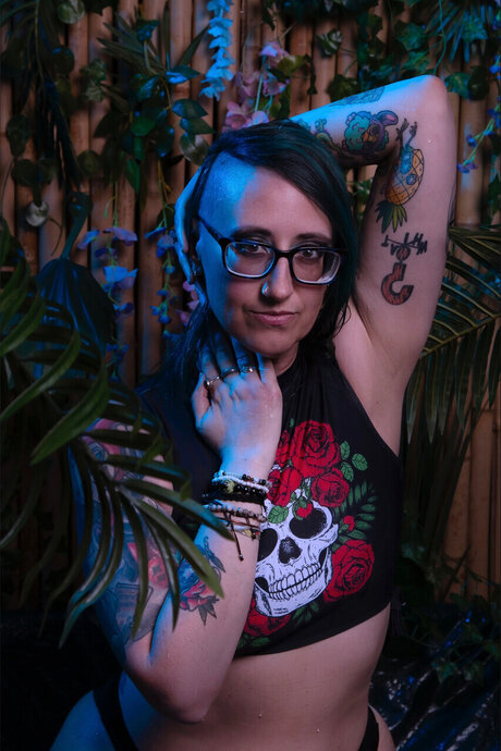 Fury Rose star sexy pics