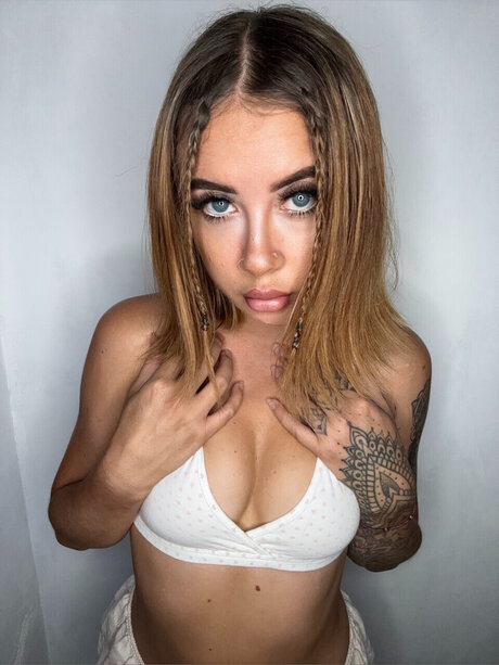 Asrai pornstar nudes images