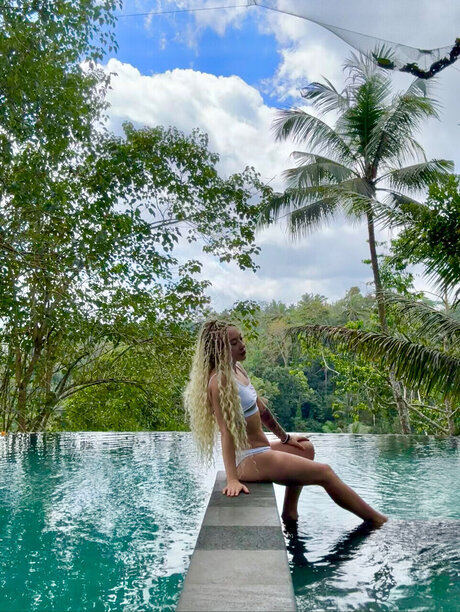 Asrai free actress pic