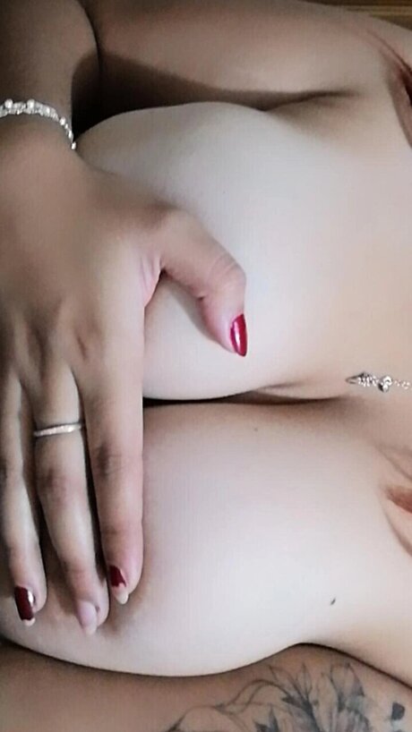 Zarah Valentina sex actress pics