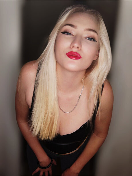 Lauritta Kristy nudes actress archive