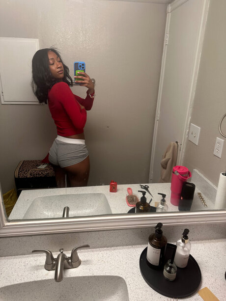 Yofavchocolate_ model xxx galleries