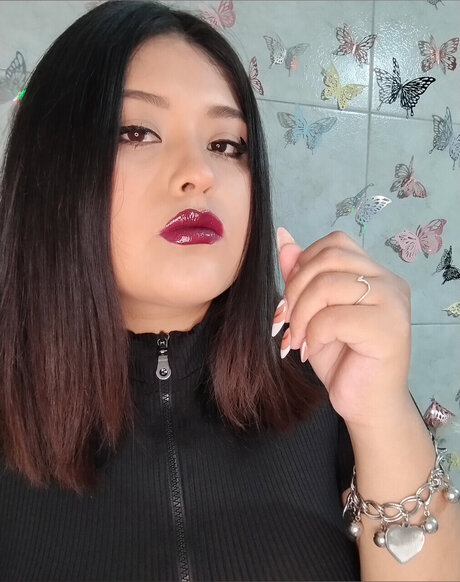 _Goddess Kiria_ sexy actress pictures