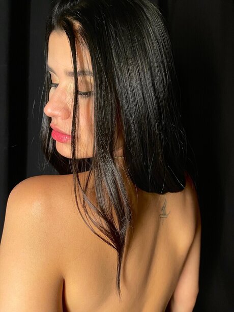 _Bea Ventura_ naked star image