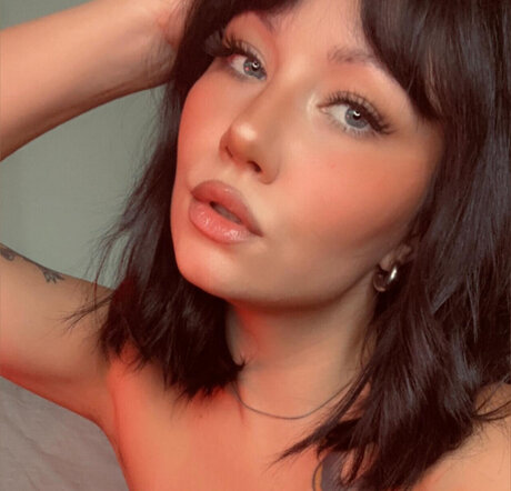 Mia Holland high quality pornstar images