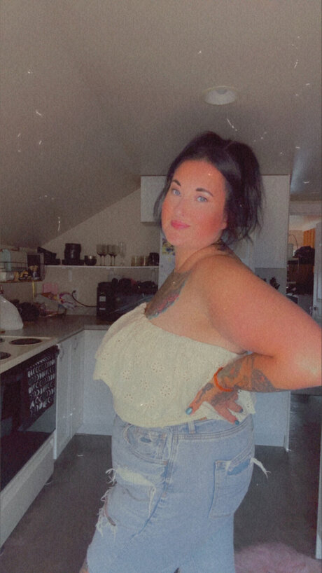 Katie Whorror star pretty photo