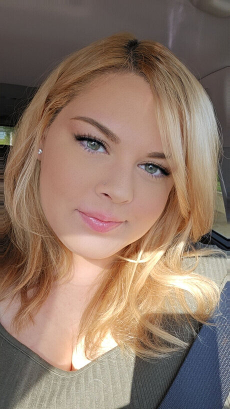 BhaddixChan free actress image