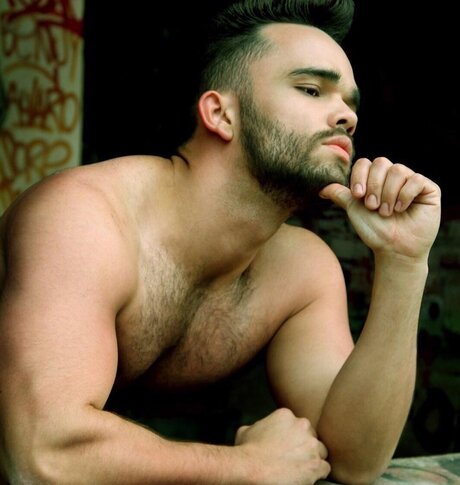 Bruno Di Castro sexy actress pic