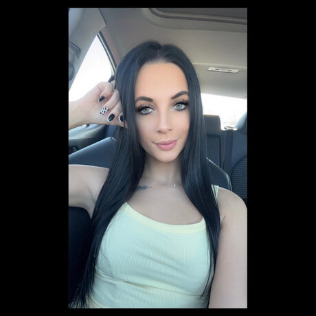 LilSerenabby_ exclusive pornstar picture