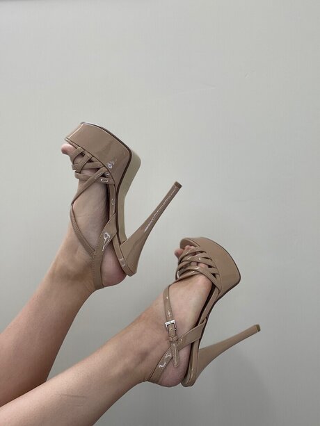 Madam Toes nudes model photo