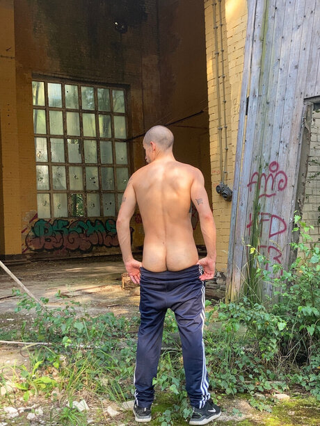 Deepandrough model erotic photos