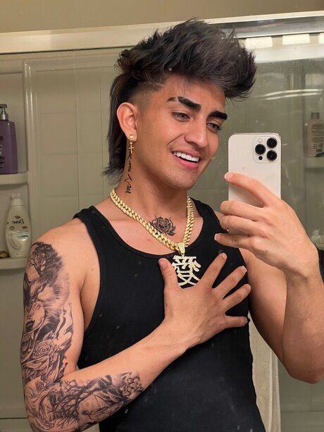 ANDY MALLET adult model pictures