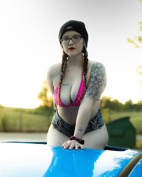 Cali Lynn art model image