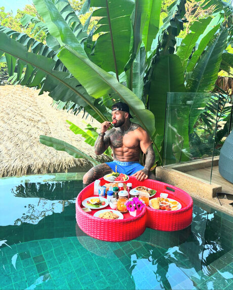 Deacz gone wild_ perfect star picture