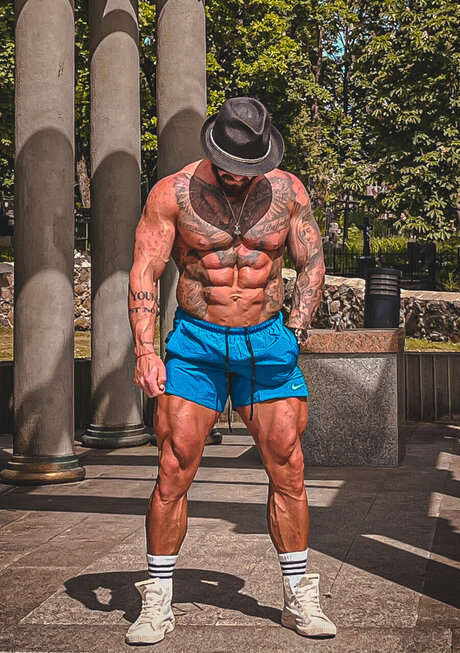 Lazy Panda model top pictures