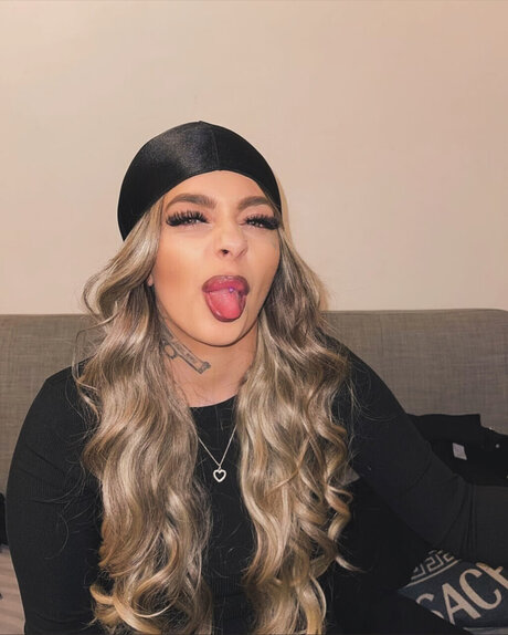 Nelly Candy_ star top pic