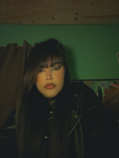 Mavi Gabii adult model photos