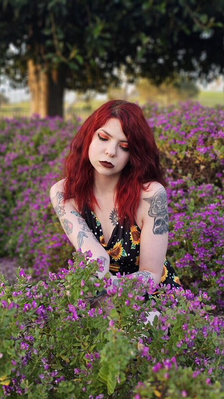 Crimsonaddams star sexy image