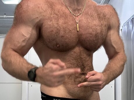 URMUSCLEGOD porn star img