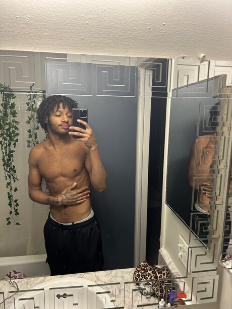 Louielou nude pornstar image