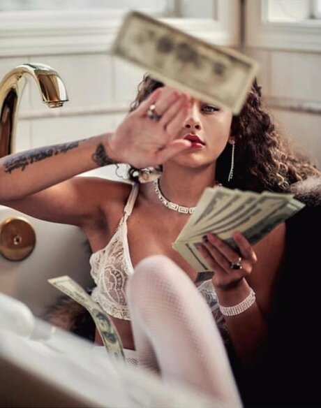 Luna Lucia_ nice pornstar photo