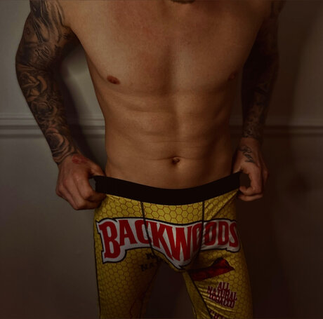 Strap pouchon free sexy star img