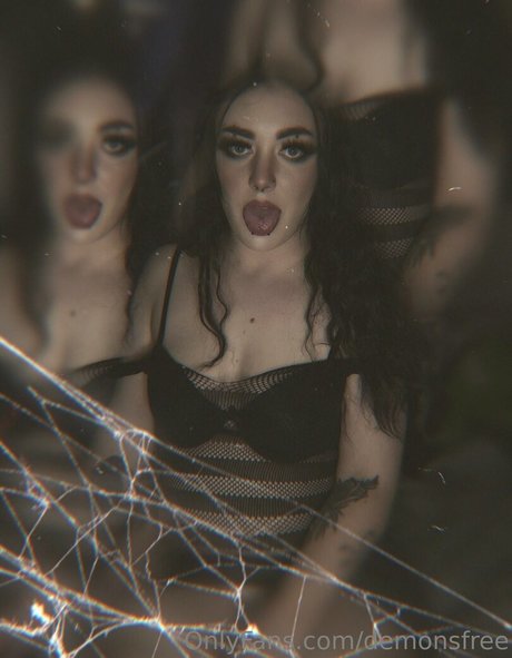 demonsfree pornstar hot photo