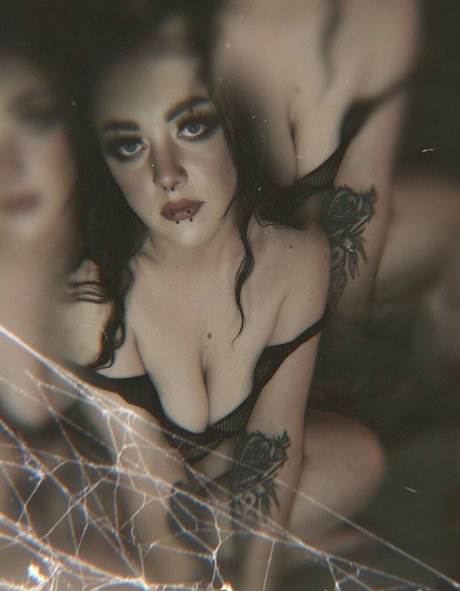 demonsfree nude model images