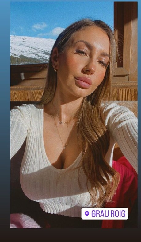 Gonsabella nude pornstar pic