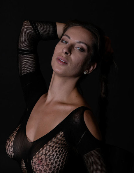 Olesia dreams model hd picture