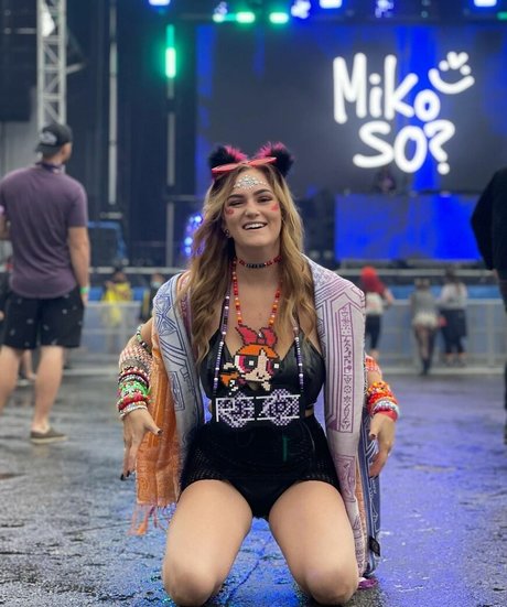 Chloe Moniz art actress photo