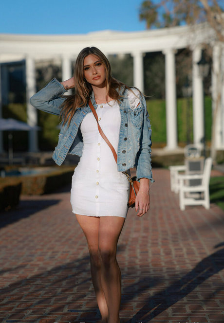 hannahhikess erotic model photo