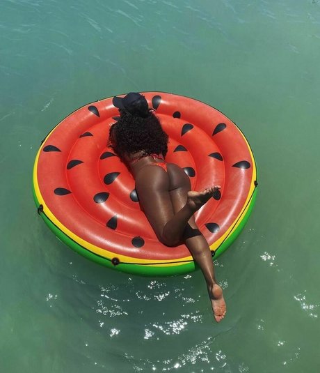 Cris Vianna model pornographic photo