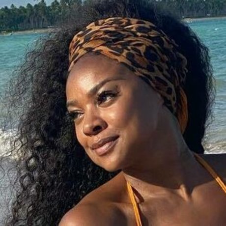 Cris Vianna model perfect image