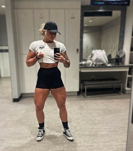 Melanie Doulik model nice images