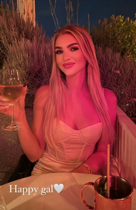 Rebecca Raines hot pornstar picture